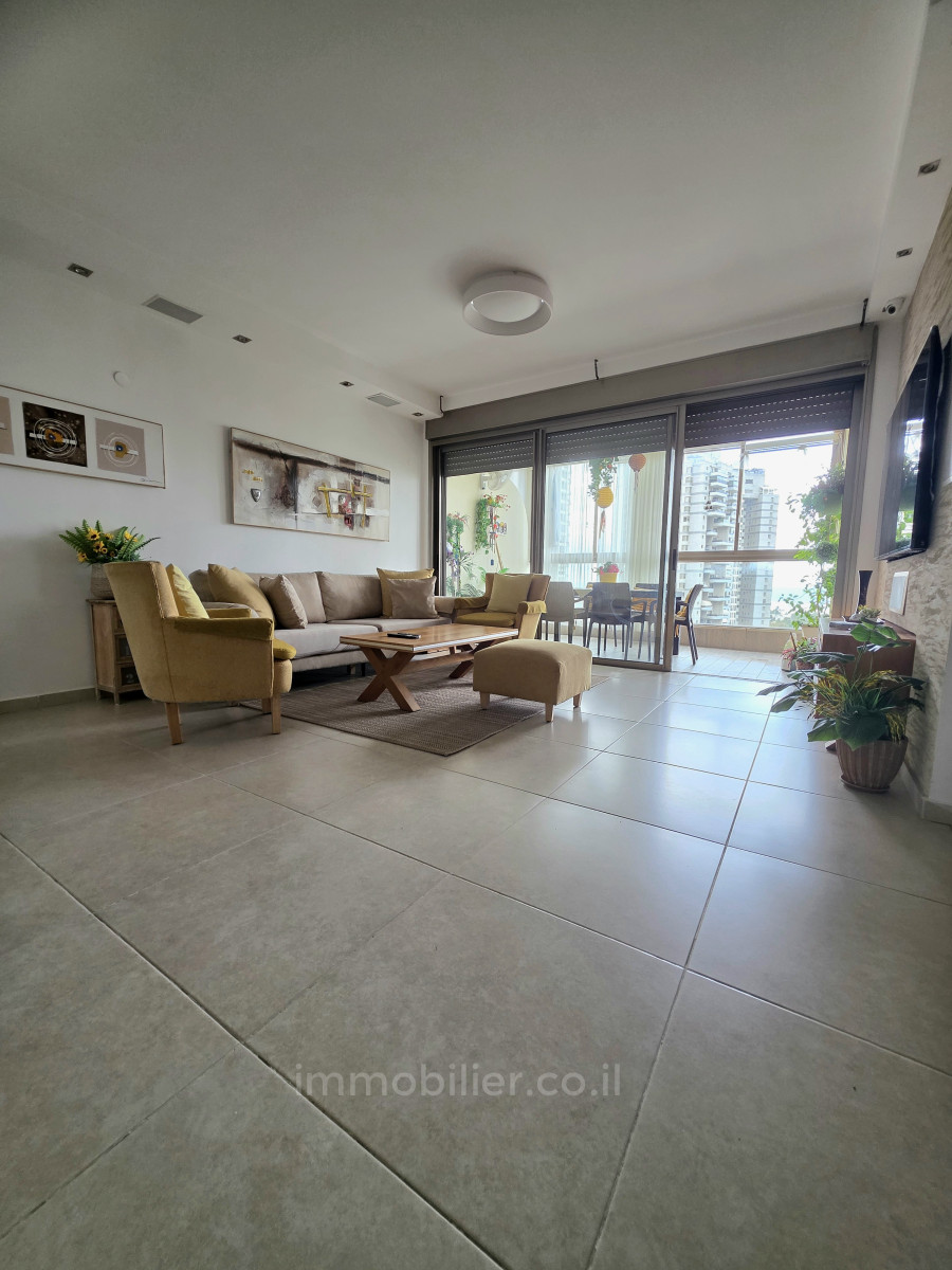 Wohnviertel Appartement 4 5 pieces avec vue mer dans le complexe gan hair bat yam