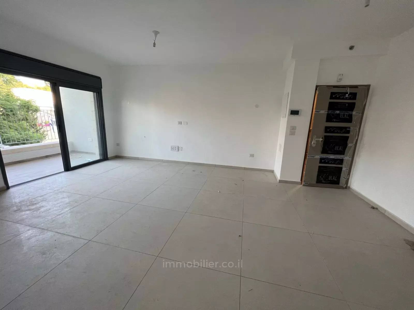 Apartamento 4 cômodos Jerusalém Moshava Germanit 1-IBL-2853