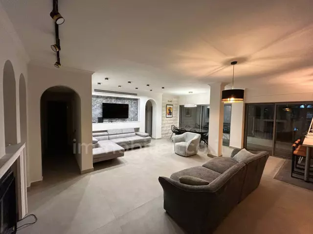 Apartamento 5 cômodos Jerusalém Baka