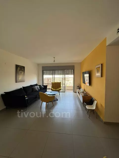 Apartamento 4 cômodos Netivot Kiryat Menahem
