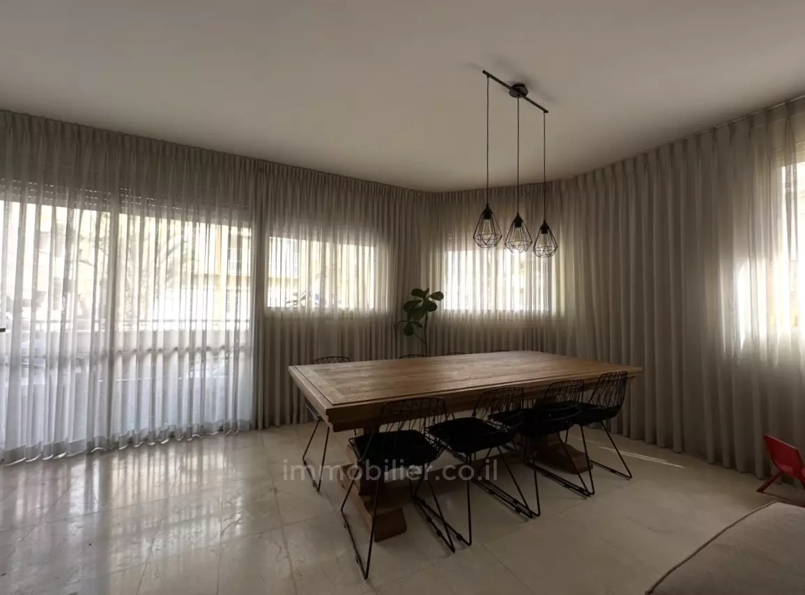 Apartamento 4 cômodos Tel Aviv Região marítima 232-IBL-3953