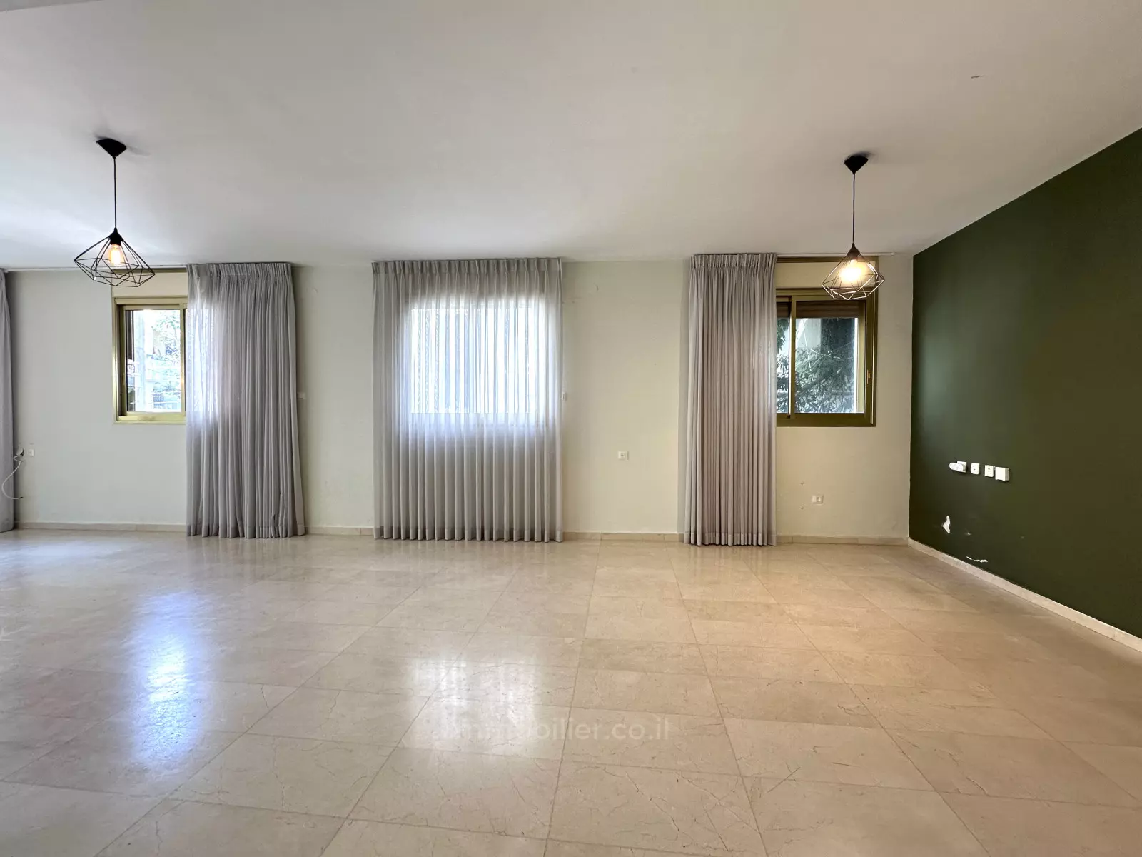 Apartamento 5 cômodos Tel Aviv Região marítima 232-IBL-3997