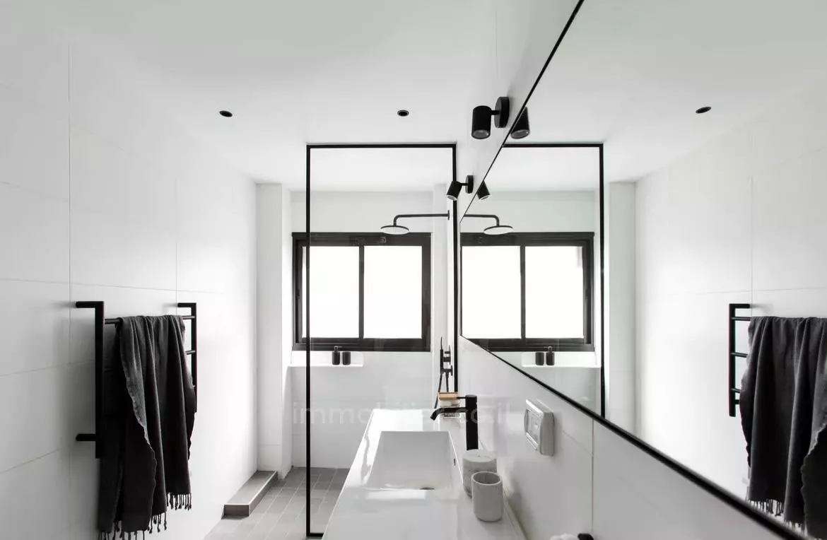 Apartamento 3 cômodos Tel Aviv Região marítima 232-IBL-4002