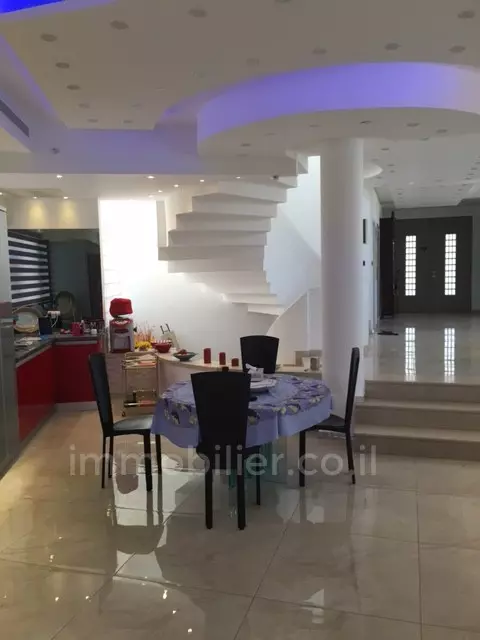 Casarão 10 cômodos Eilat Ganim beth