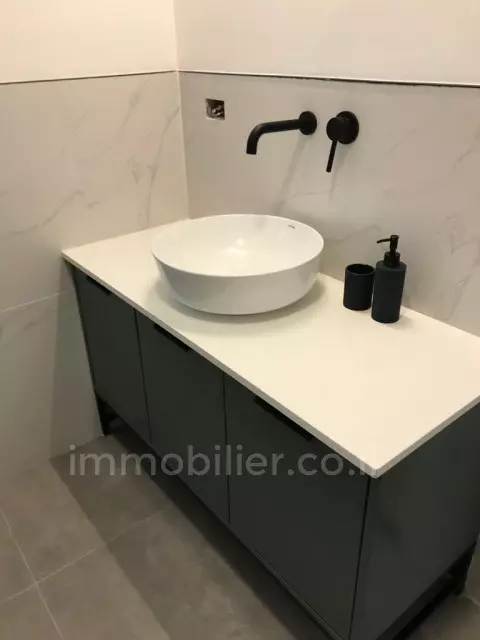 Apartamento 3 cômodos Tel Aviv Bazel
