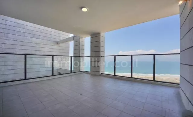 Cobertura 5 cômodos Bat yam Bat yam 291-IBL-819