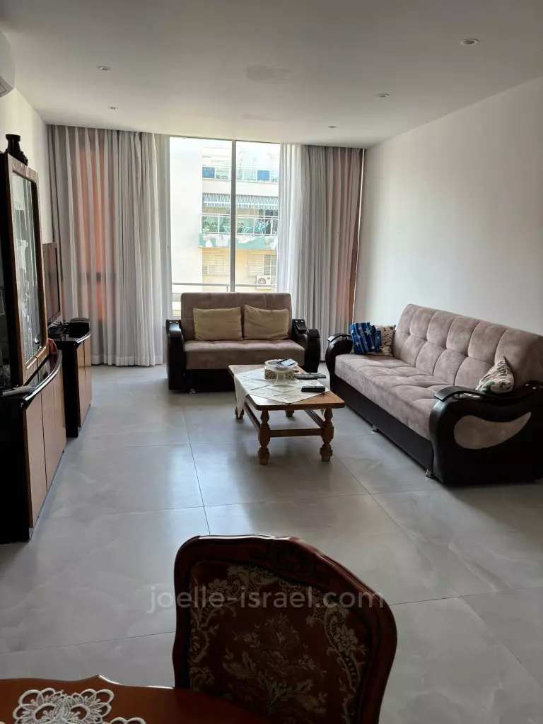 Apartamento 4 cômodos Netanya Centro da cidade 316-IBL-1775