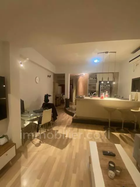 Apartamento 3 cômodos Tel Aviv Dizengof 342-IBL-6871