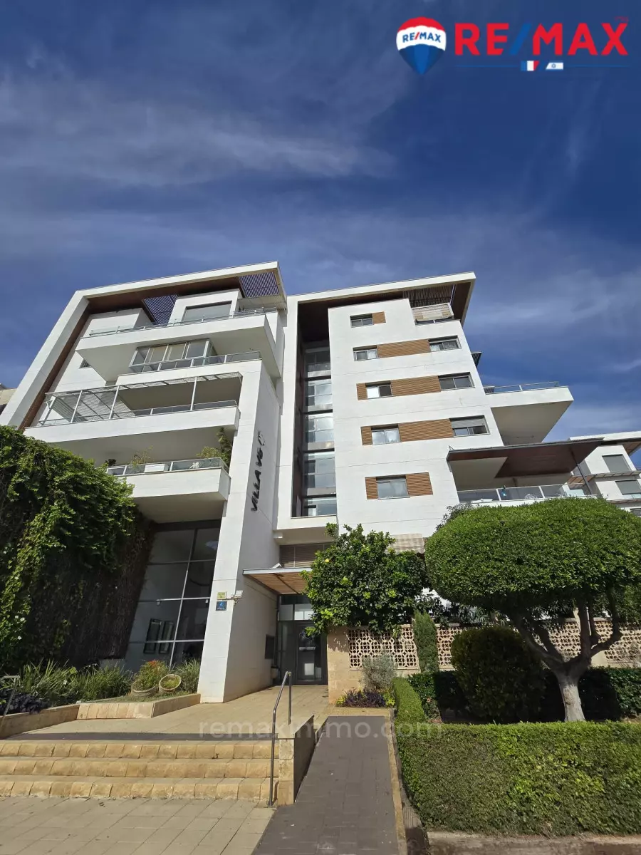 Apartamento 5 cômodos Hadera Bairro do Parque 379-IBL-444