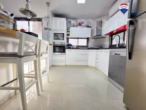 Duplex 6 cômodos Hadera Centro da cidade