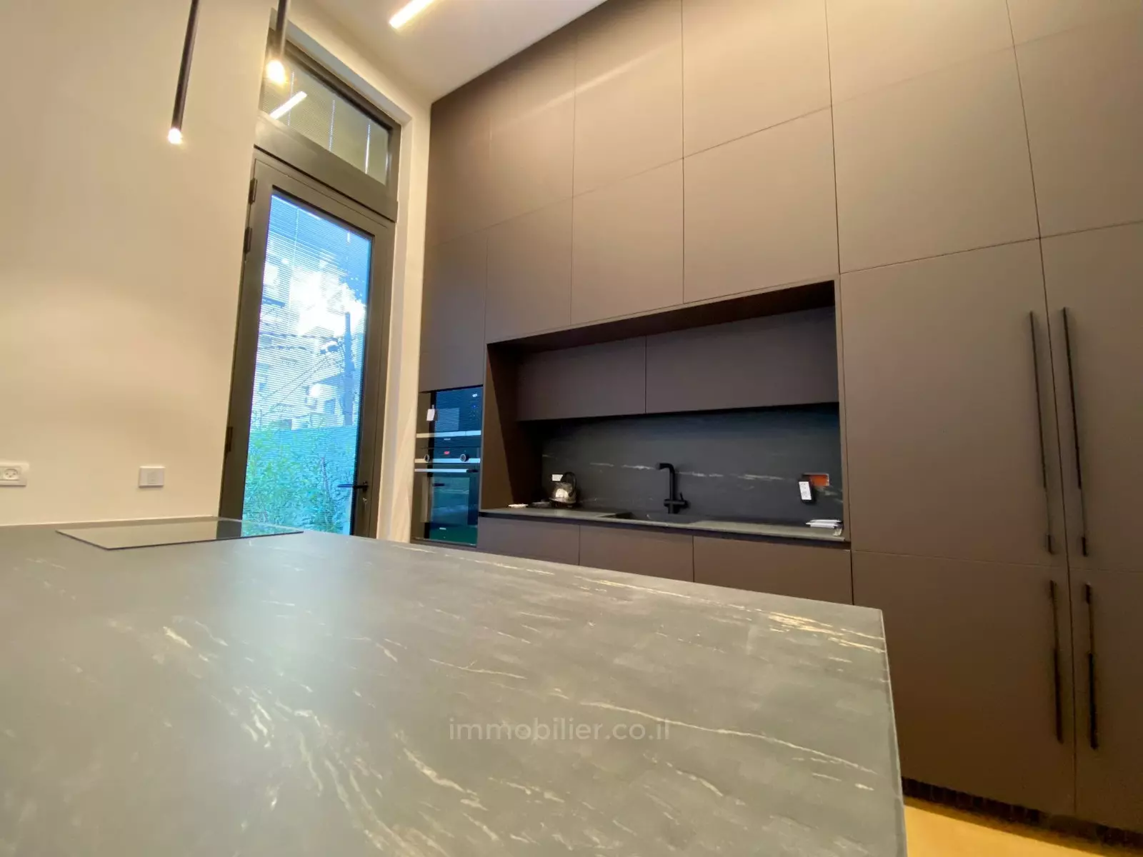 Apartamento garden 4 cômodos Tel Aviv Kerem Hatemanim 457-IBL-1145