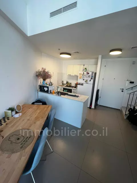 Duplex 4 cômodos Tel Aviv Centro da cidade