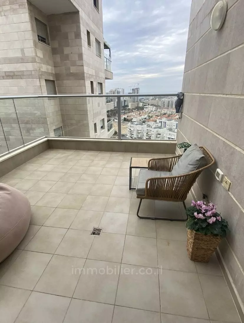 Apartamento 4 cômodos Ascalão City 511-IBL-1825