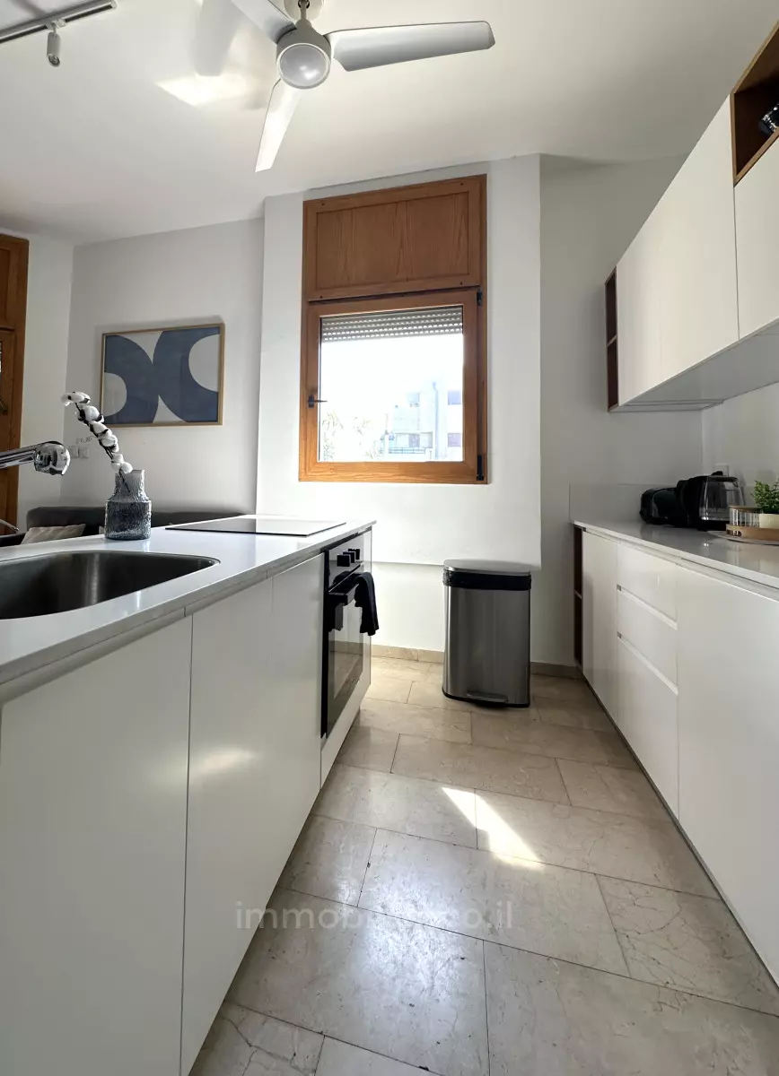 Квартира 4 комнат Tel Aviv рядом с морем 232-IBL-3897