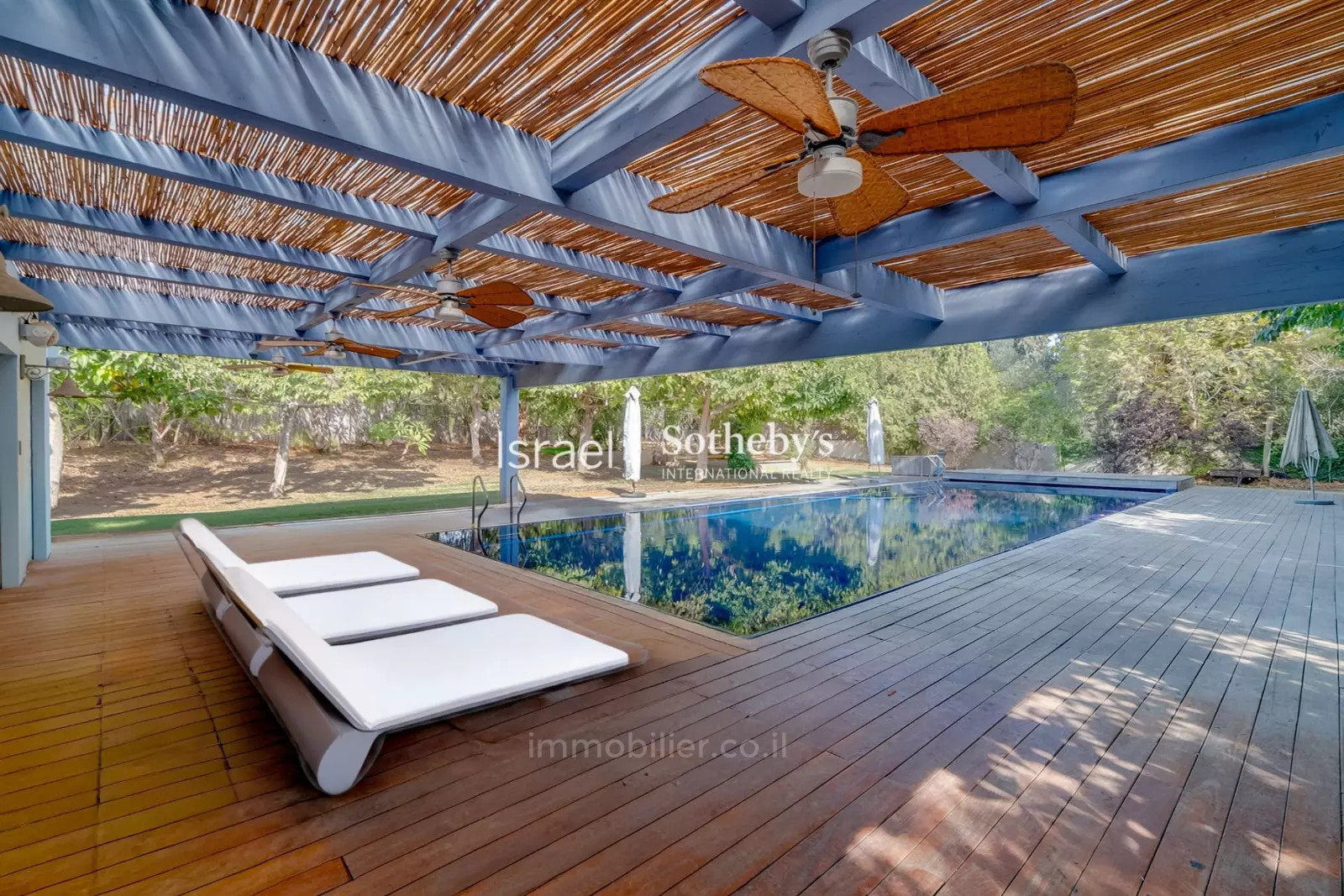 Вилла 10 комнат Savion Savion 651-IBL-72