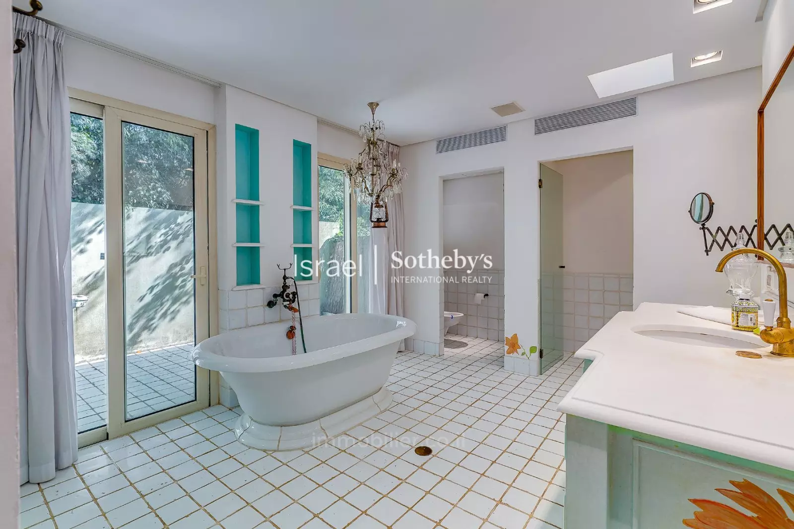 Вилла 10 комнат Savion Savion 651-IBL-72