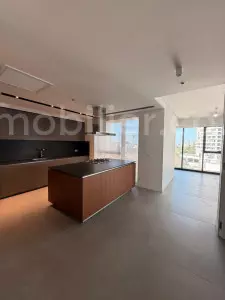 Продажа Квартира Tel Aviv